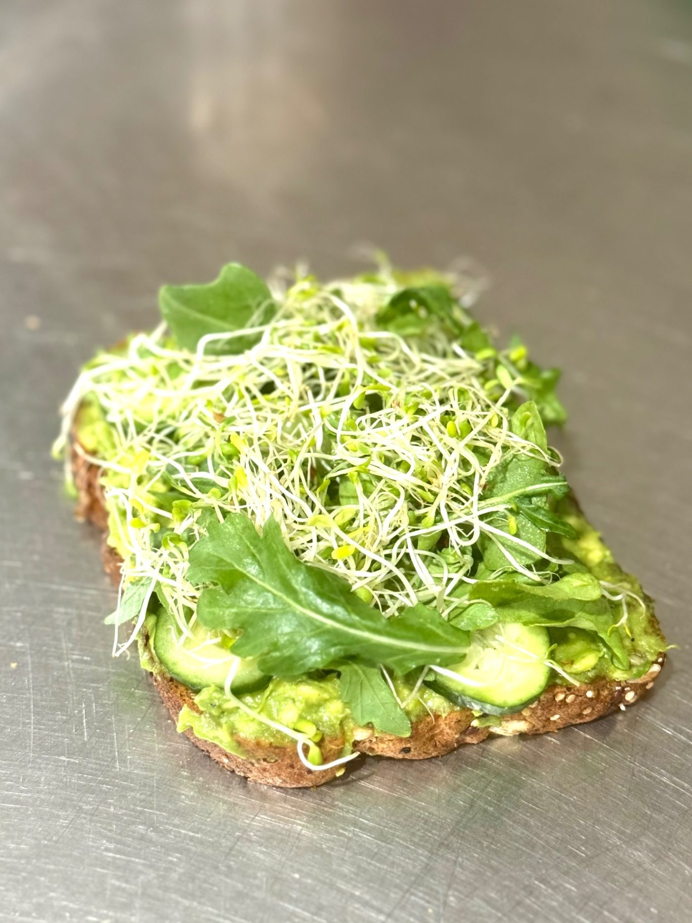 Green Goddess Avo Toast (V).